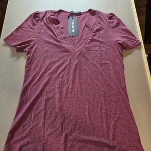 Thanth Women's Short Sleeve V-Neck Tee - Deep Red